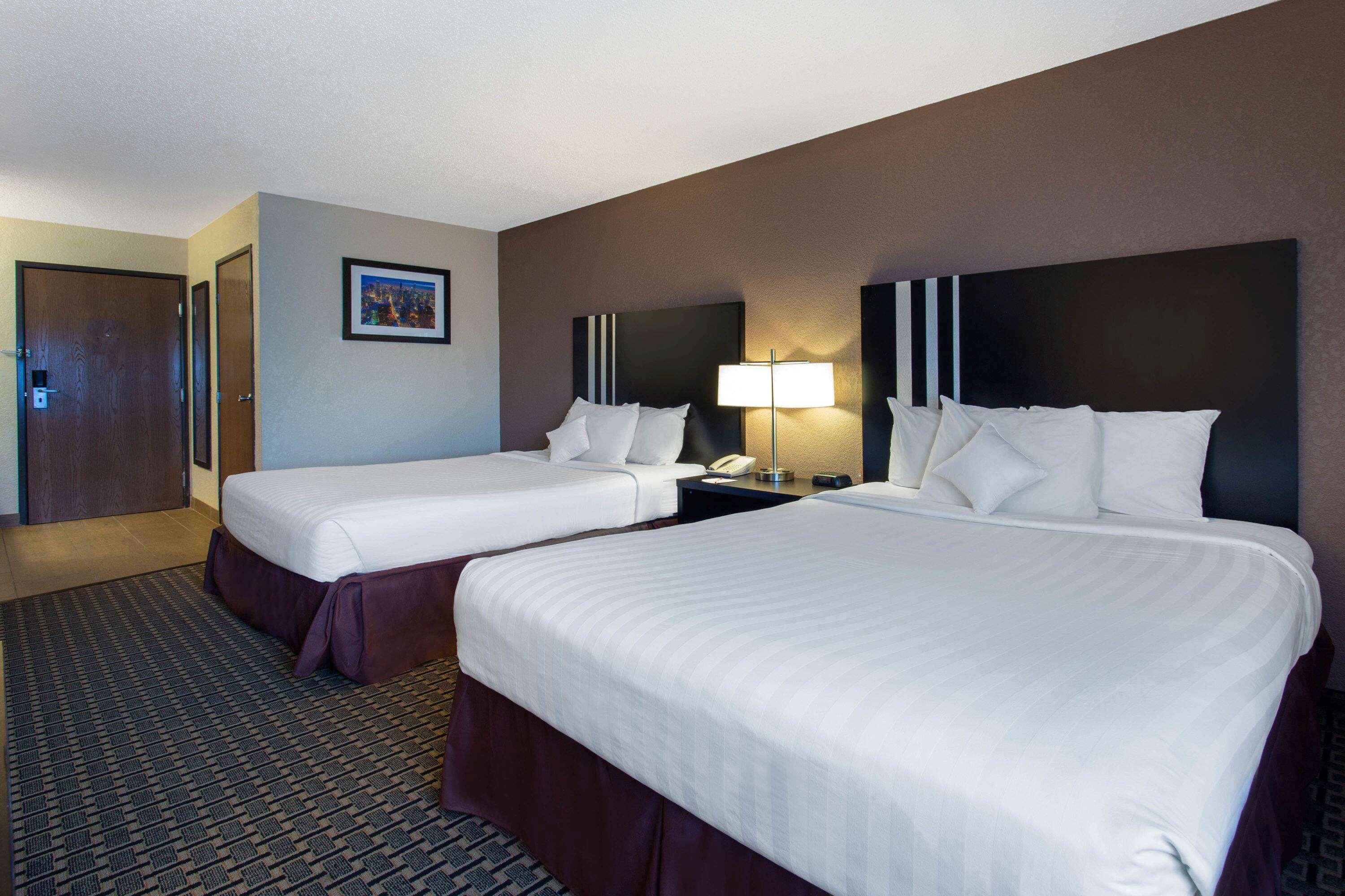 Ramada By Wyndham Glendale Heights/Lombard Ξενοδοχείο Εξωτερικό φωτογραφία
