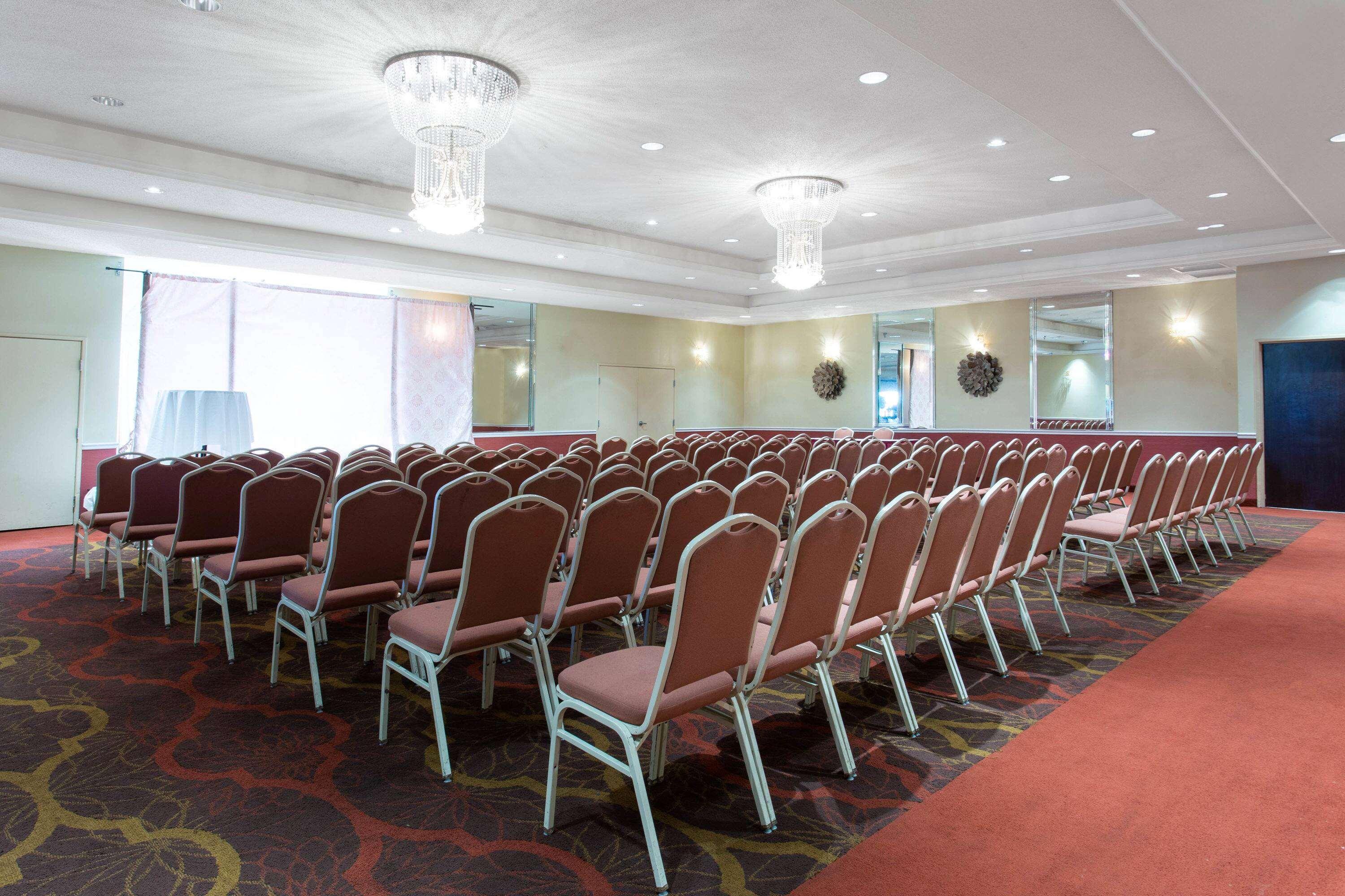 Ramada By Wyndham Glendale Heights/Lombard Ξενοδοχείο Εξωτερικό φωτογραφία