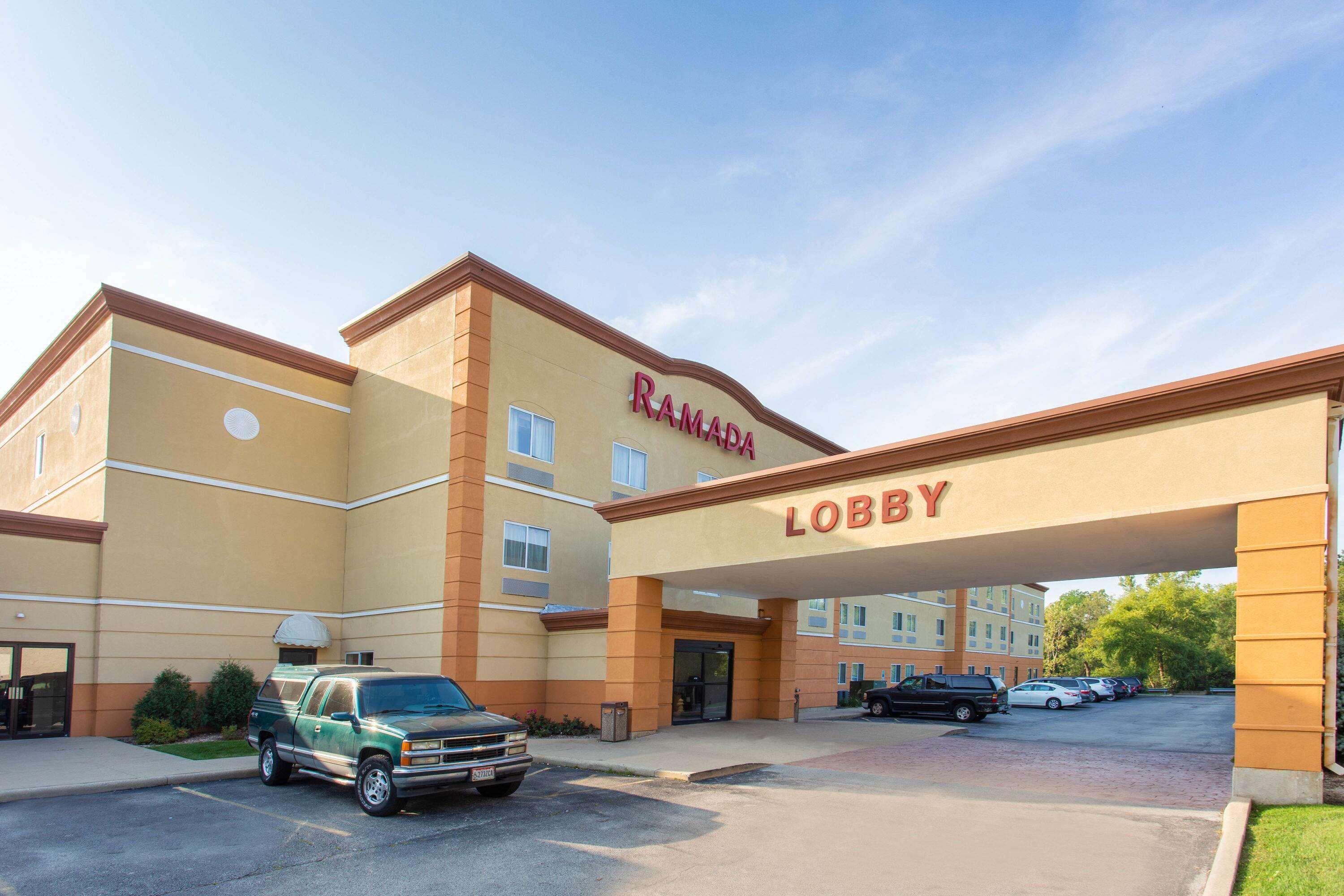 Ramada By Wyndham Glendale Heights/Lombard Ξενοδοχείο Εξωτερικό φωτογραφία
