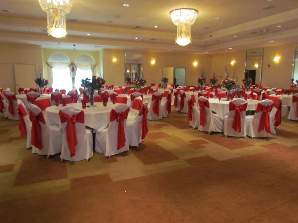 Ramada By Wyndham Glendale Heights/Lombard Ξενοδοχείο Εξωτερικό φωτογραφία