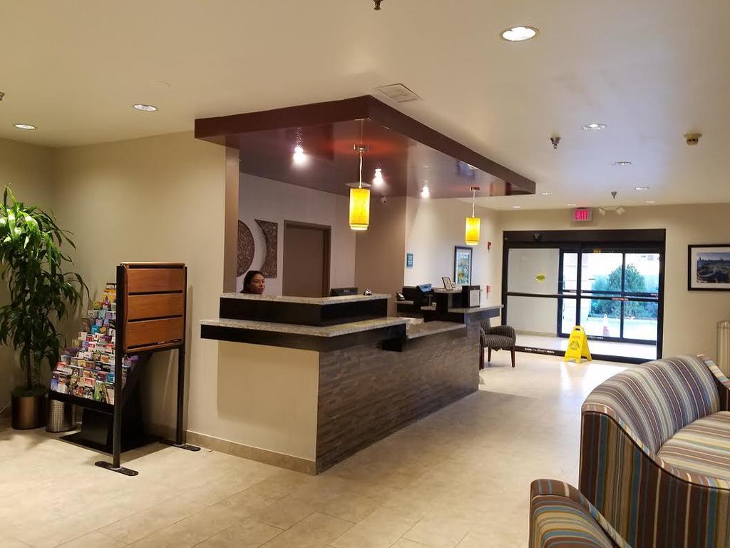 Ramada By Wyndham Glendale Heights/Lombard Ξενοδοχείο Εξωτερικό φωτογραφία