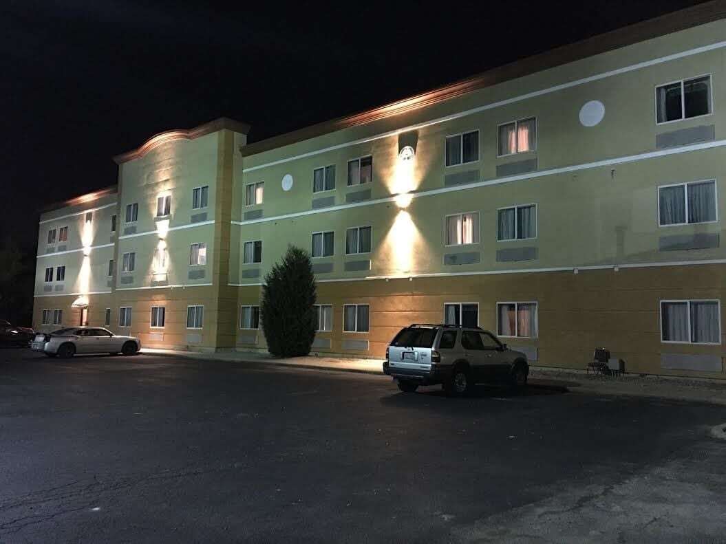 Ramada By Wyndham Glendale Heights/Lombard Ξενοδοχείο Εξωτερικό φωτογραφία